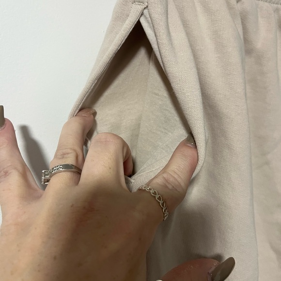 Wild Fable Beige Drawstring Flare SweatPants - Picture 4 of 5